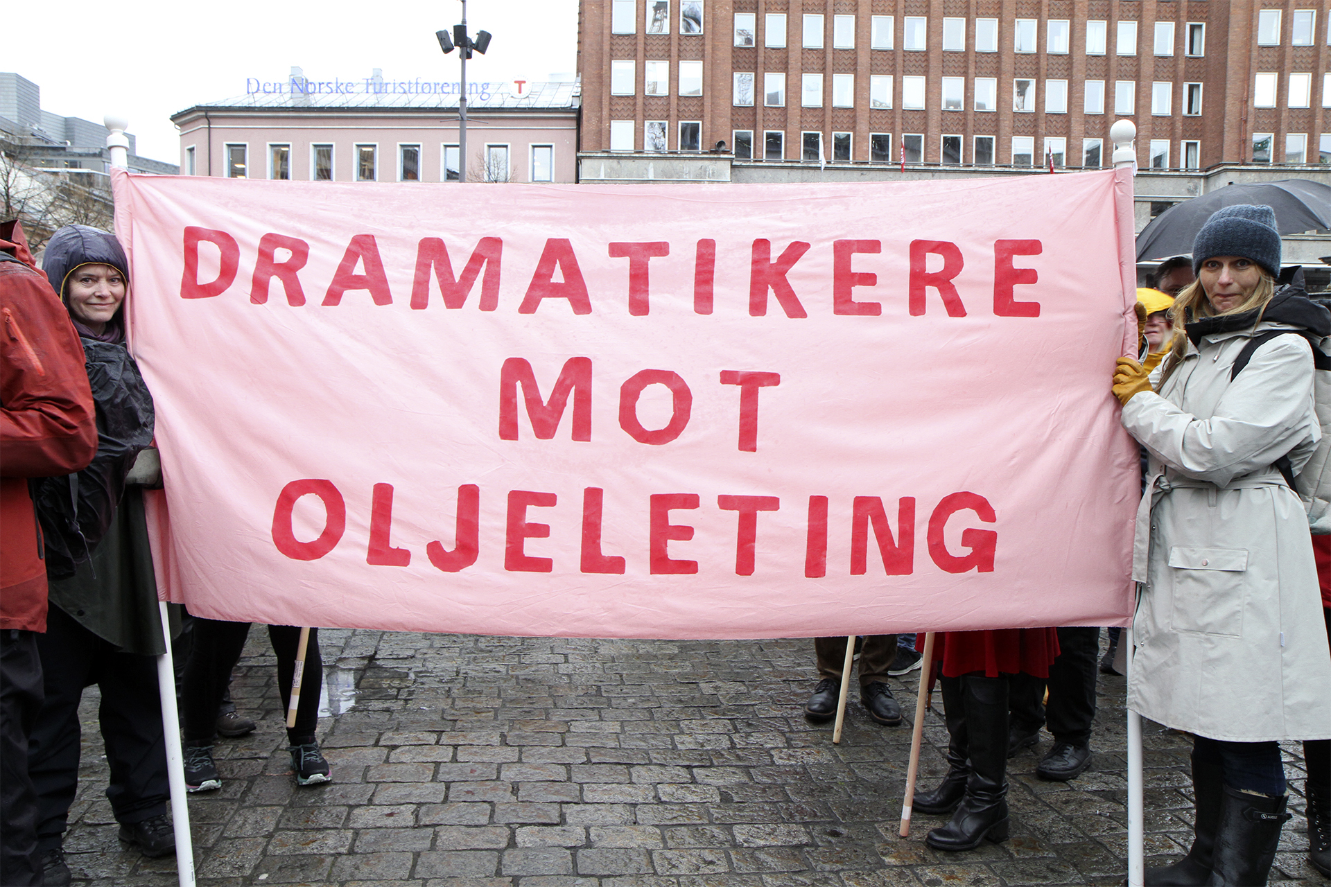 1mai dramatikere Mot Oljeleting