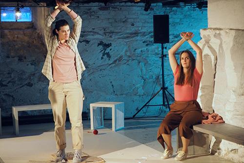 Tiden Uten Boker Fengslet Kvinne Foto Ulf Breistrand